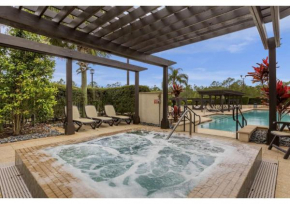 Summer Sale Luxury 4BR Townhome - 5 Minutes from Disney